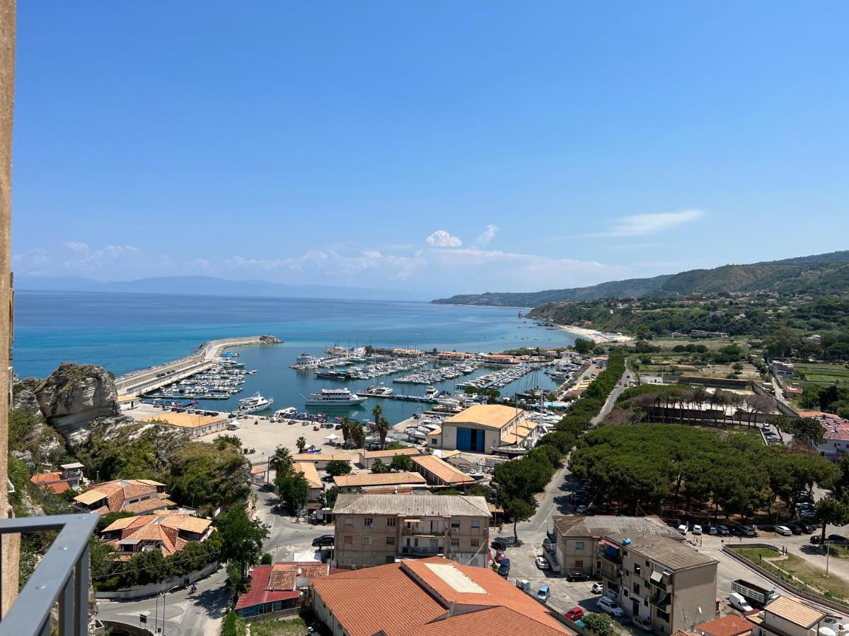 La Rupe Apartments Tropea Exterior photo
