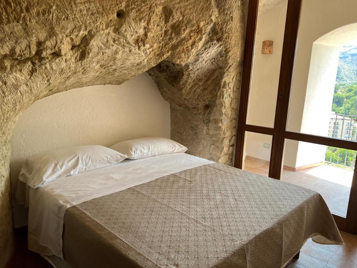La Rupe Apartments Tropea Exterior photo